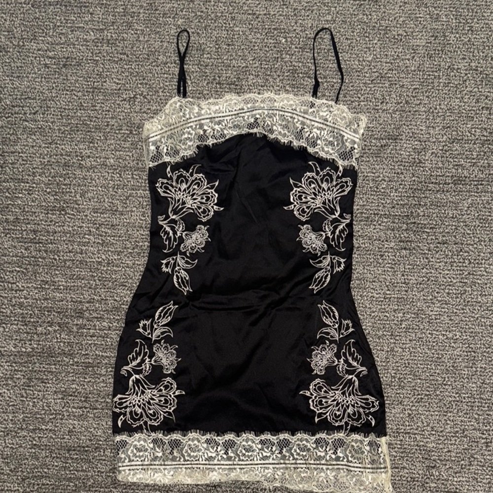 WIDOW Black and White Lace Dress